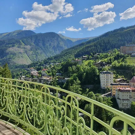 Belle Epoque Panorama *